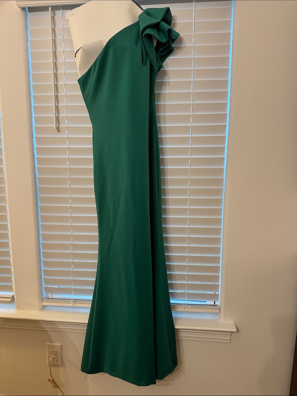 Elegant One-Shoulder Green Evening Dress